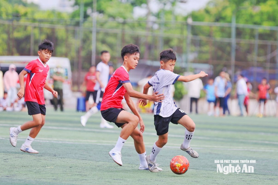 Sân Thiếu niên chiều 9/6: Đức Châu, Đông Hiếu, Hưng Nguyên Nam giành vé vào tứ kết Cúp Báo và Phát thanh, truyền hình