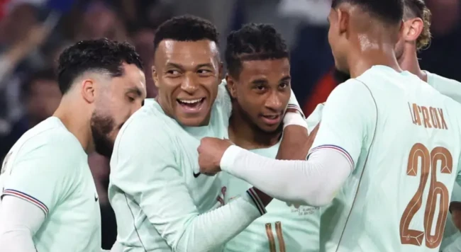 Michael Olise lập hat-trick, tuyển Pháp tìm thấy chủ nhân tương lai của Quả bóng vàng