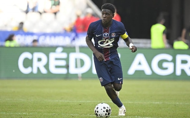 Arsenal áp dụng công thức Saliba nhằm chiêu mộ thủ quân trẻ của PSG