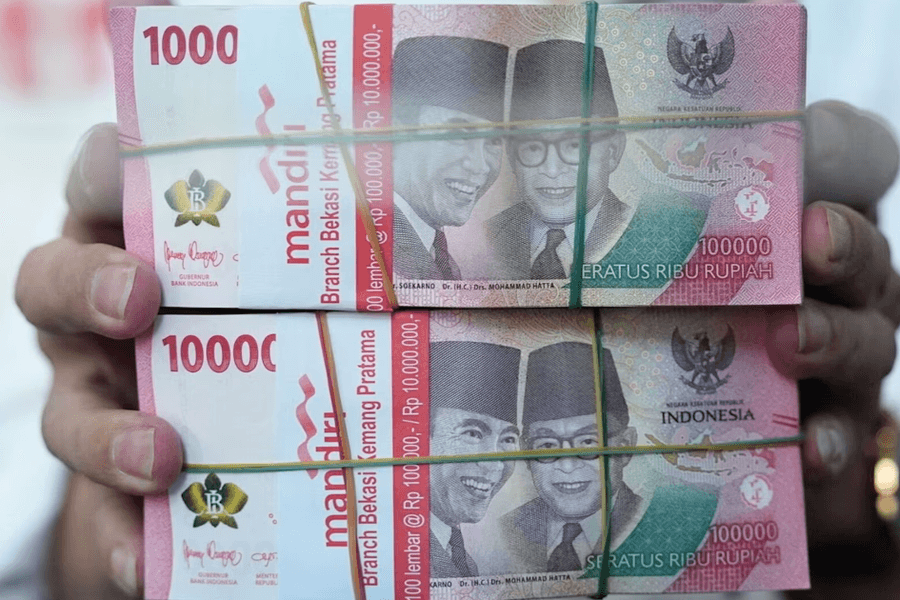 Ngân hàng Trung ương Indonesia tăng lãi suất khẩn cấp lên 5,5% để cứu đồng rupiah