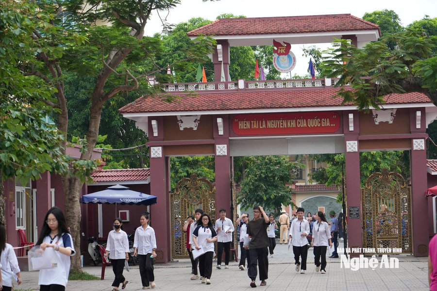 Công bố điểm thi tốt nghiệp THPT năm 2026: Nghệ An có 604 điểm 10