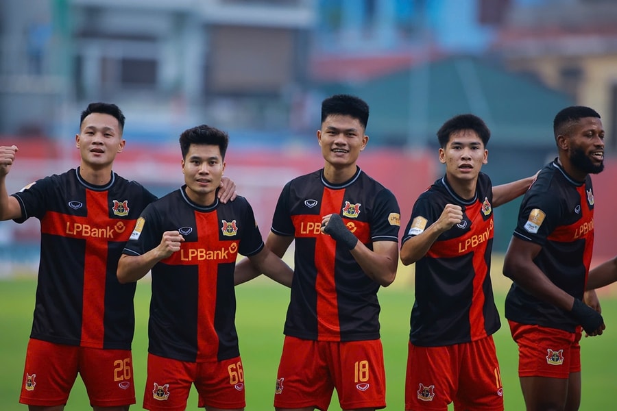 Ninh Bình đại thắng Thể Công Viettel 4-1: Màn thị uy sức mạnh của Hoàng Đức