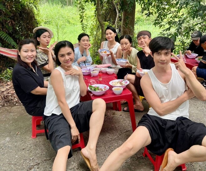 Vân Trang và Thanh Hiền cùng tái xuất trong phim Như hạt mưa sa sau khi sinh con