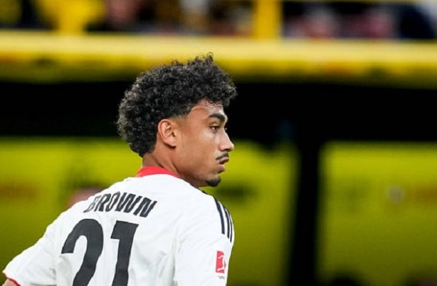 Bayern Munich áp sát Nathaniel Brown: Đòn giáng mạnh vào tham vọng của Arsenal