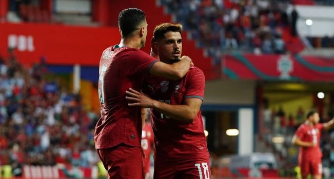 Bồ Đào Nha 2-1 Nigeria: Khi đôi cánh mới làm lu mờ tầm ảnh hưởng của Ronaldo