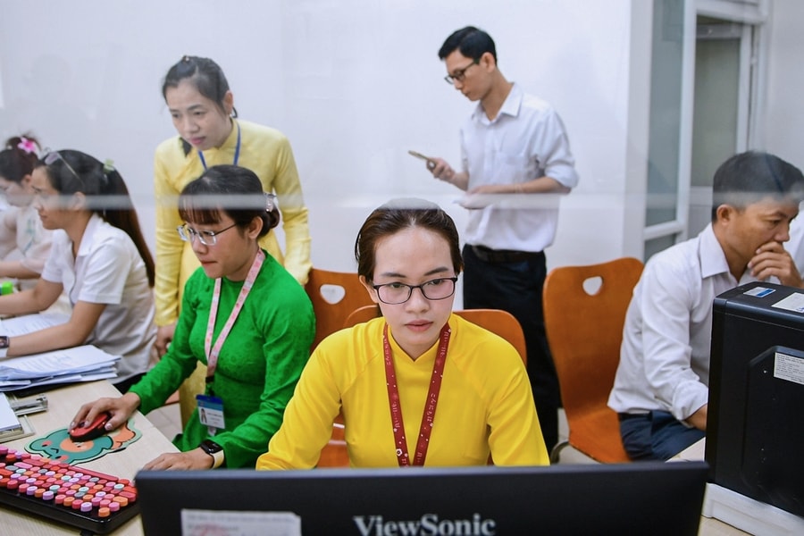 Bộ Chính trị phân bổ hơn 1,8 triệu biên chế công chức, viên chức năm 2026