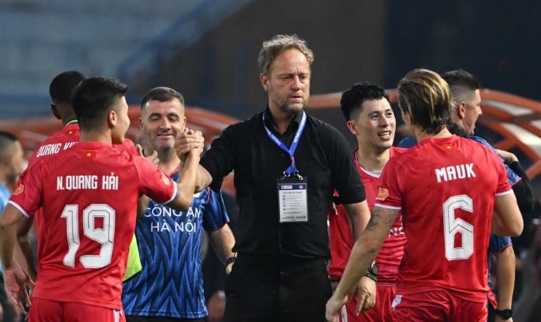 V-League 2025/26: Khi VAR và hạ tầng thăng tiến nhưng khán đài vẫn vắng bóng khán giả