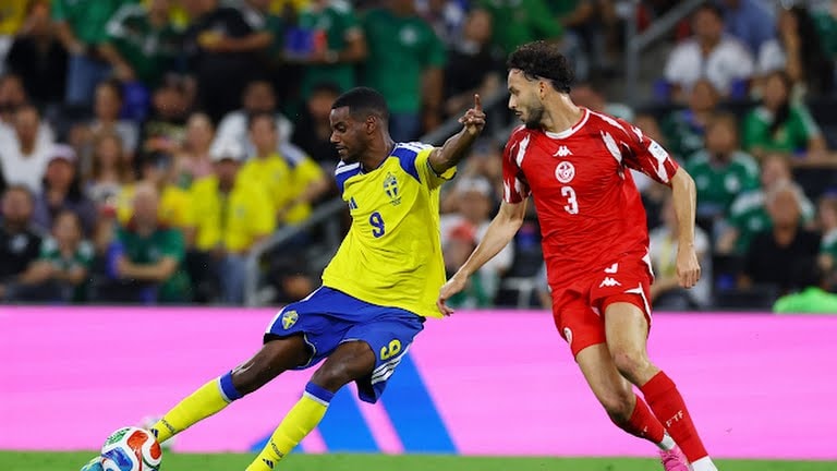Thụy Điển thắng thuyết phục Tunisia 3-1 nhờ sự bùng nổ của bộ đôi Isak và Gyokeres