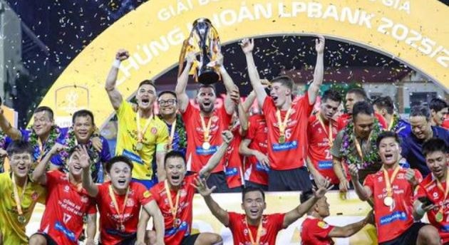Công an TP.HCM vô địch Cúp Quốc gia và màn tôn vinh đặc biệt tại câu lạc bộ Hà Nội
