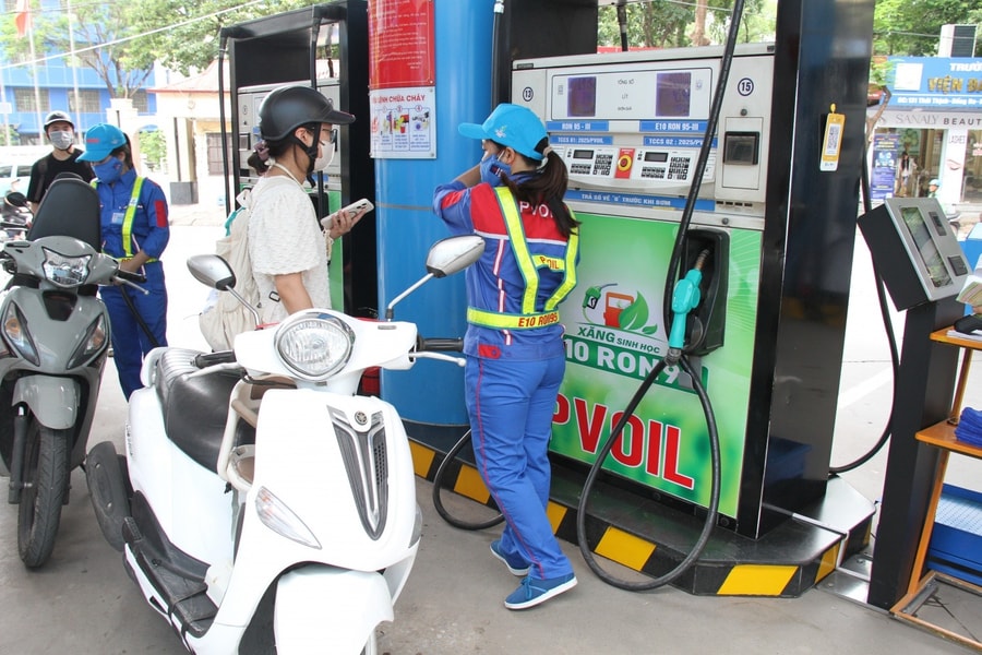 Giá xăng dầu hôm nay 17/6: Bảng giá xăng dầu tại Petrolimex, PVOIL, Mipec, Thalexim