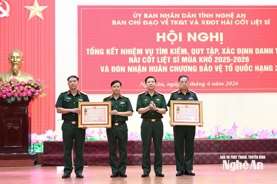 Đội quy tập Bộ Chỉ huy quân sự tỉnh đón nhận Huân chương Bảo vệ Tổ quốc hạng Ba