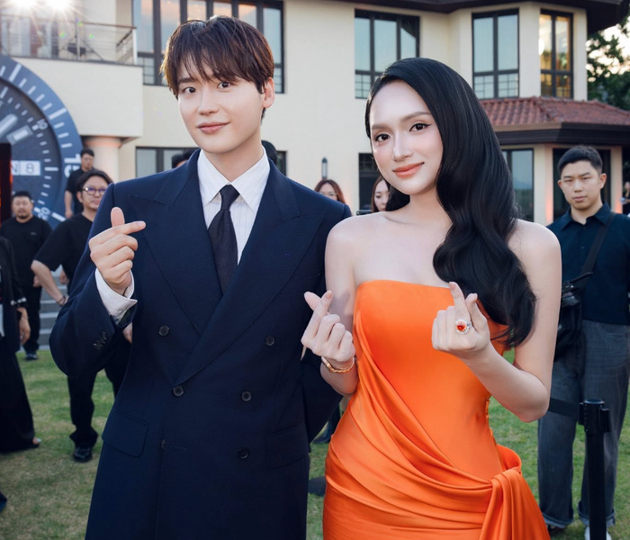 Hương Giang hội ngộ nam diễn viên Lee Jong Suk tại sự kiện ở Hàn Quốc