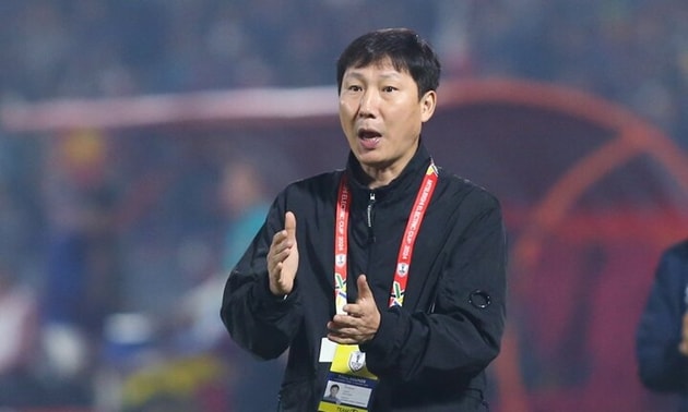 Biến động nhân sự bóng đá Việt Nam: HLV Kim Sang-sik dồn lực cho tuyển quốc gia
