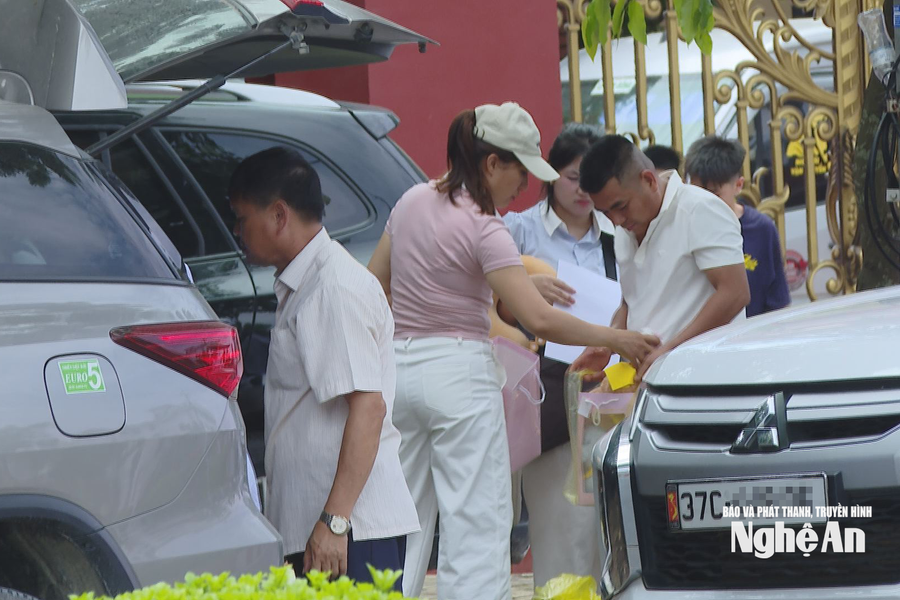 Người điều khiển xe ô tô kinh doanh vận tải vi phạm quy định về vận tải đường bộ bị xử phạt thế nào?