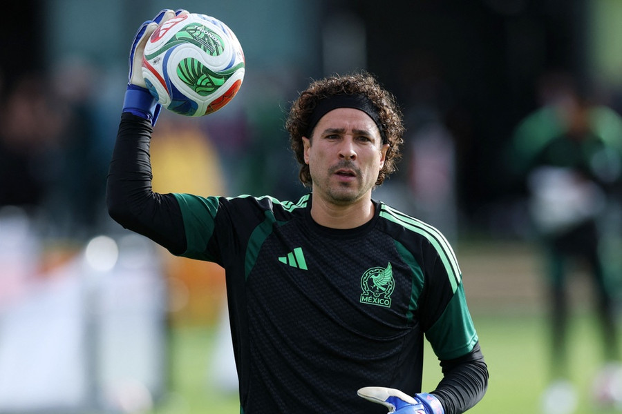FIFA từ chối vinh danh kỷ lục 6 kỳ World Cup của Guillermo Ochoa