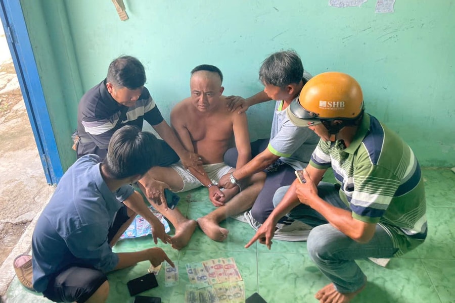 Công an tỉnh Đồng Tháp bắt giữ đối tượng cướp tài sản của cụ ông bán vé số