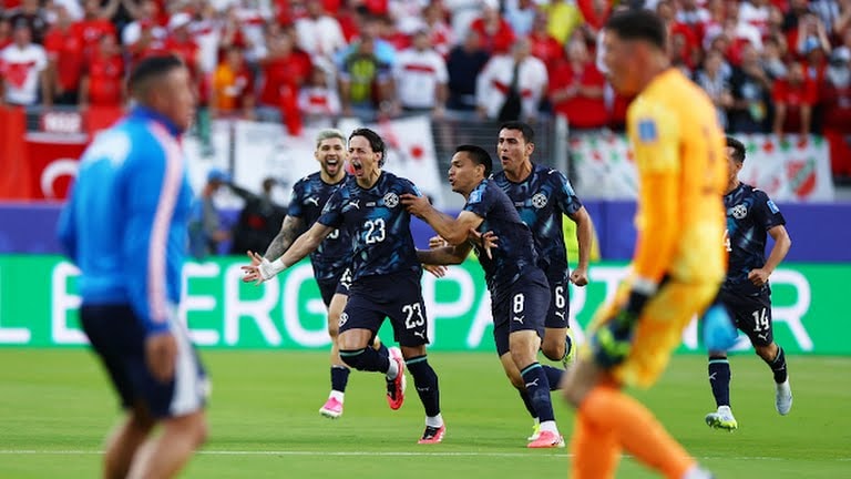 Thổ Nhĩ Kỳ rời World Cup 2026: Khi 80% kiểm soát bóng gục ngã trước 10 người Paraguay