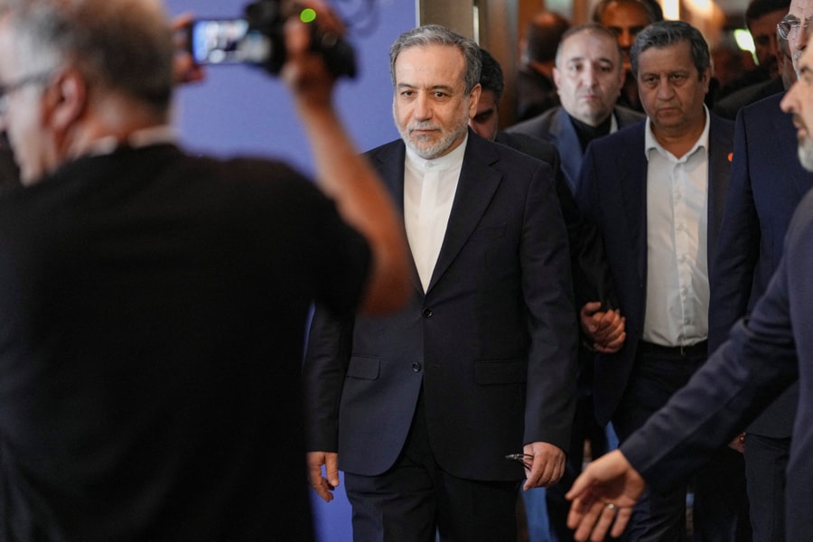 Đàm phán Mỹ - Iran kéo dài xuyên đêm bất chấp đe dọa từ ông Trump