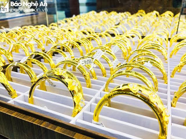 Thị trường vàng biến động khó lường