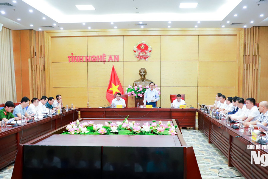 Chủ tịch UBND tỉnh Nghệ An Võ Trọng Hải chủ trì cuộc làm việc đôn đốc tiến độ 5 dự án trọng điểm