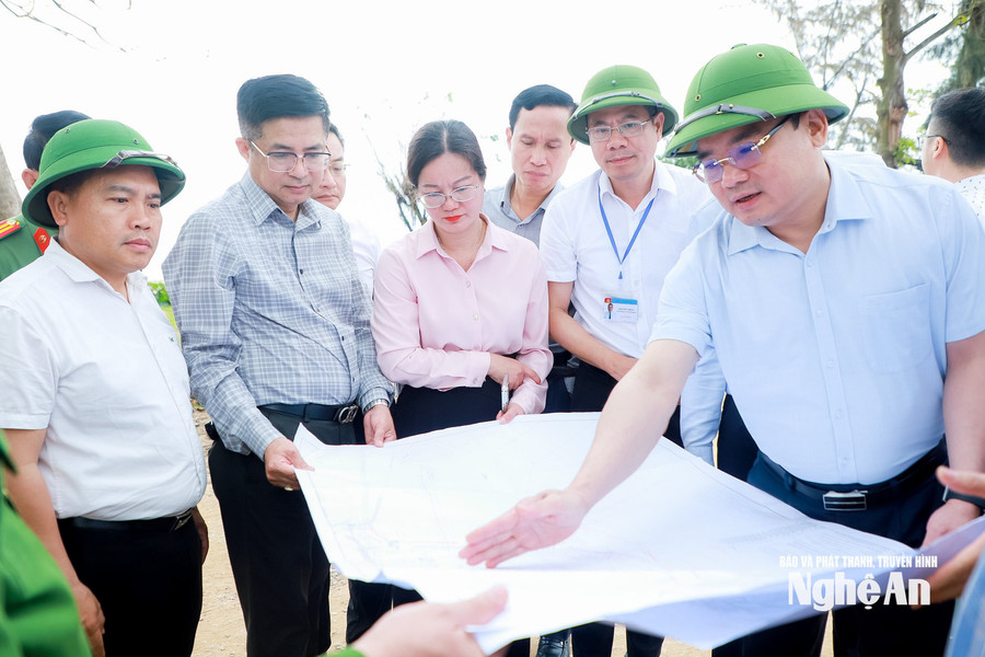 UBND tỉnh yêu cầu đẩy nhanh tiến độ Dự án Nhà máy Nhiệt điện LNG Quỳnh Lập