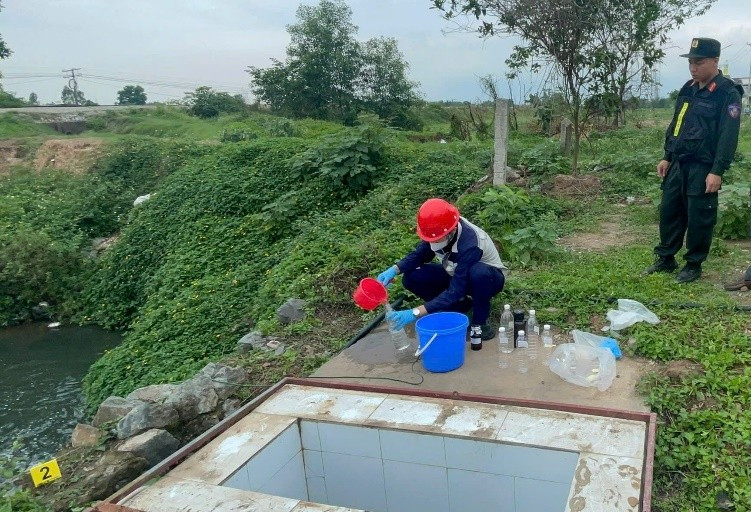 Khởi tố vụ án gây ô nhiễm môi trường và nhận hối lộ tại xã Quang Minh, TP Hà Nội