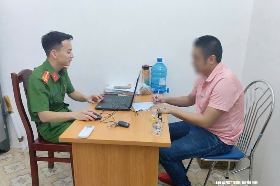 Công an vào cuộc vụ người đàn ông xịt nước vào du khách ở Cửa Lò