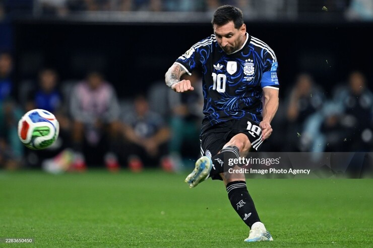 Đỉnh cao Lionel Messi: Siêu phẩm đá phạt và kỷ lục 7 trận liên tiếp nổ súng tại World Cup