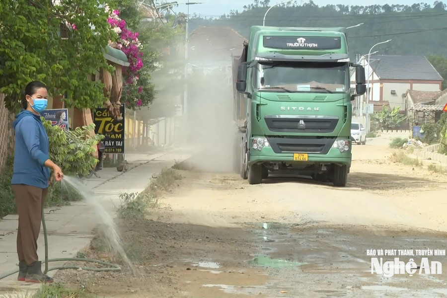 Công trình nâng cấp Tỉnh lộ 539B: Vắng bóng đơn vị thi công, dân mỏi mòn chờ đợi