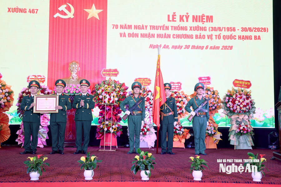 Kỷ niệm 70 năm thành lập Xưởng 467 và đón nhận Huân chương Bảo vệ Tổ quốc hạng Ba