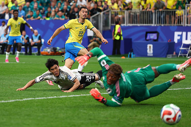 Brazil lội ngược dòng kịch tính 2-1 trước Nhật Bản để giành vé vào vòng 16 đội World Cup 2026