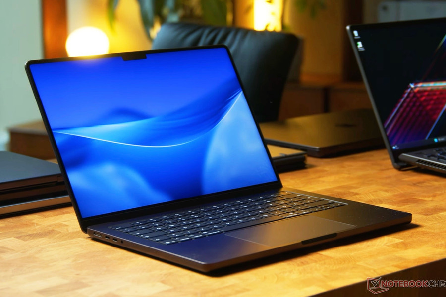 MacBook Pro giá rẻ sắp lột xác với chip M7 và thiết kế siêu mỏng của bản Ultra
