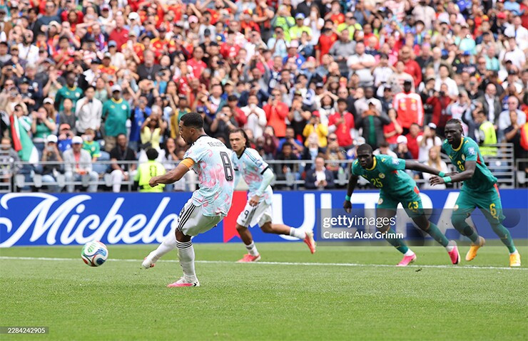 Bỉ hạ Senegal 2-1: Quả phạt đền 8 phút và đêm hỗn loạn tại World Cup