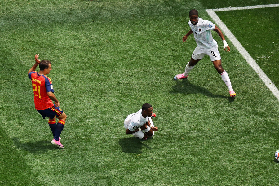 Tây Ban Nha vào vòng 16 đội World Cup 2026 sau chiến thắng 3-0 trước Áo