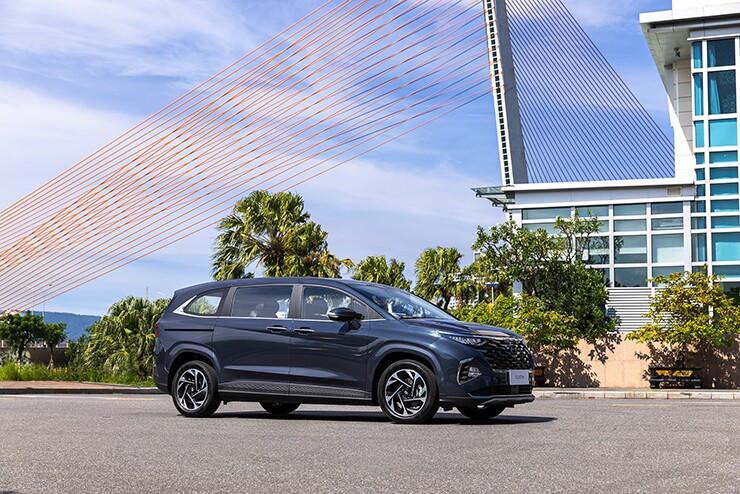 Hyundai Custin 2026: Giá lăn bánh và đánh giá chi tiết mẫu MPV phi thuyền