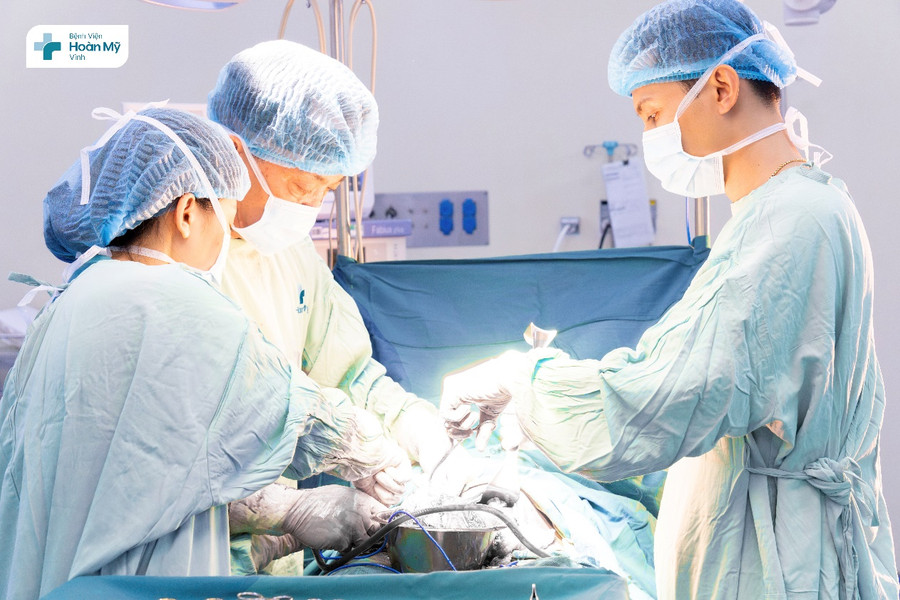 Bệnh viện Hoàn Mỹ Vinh thành công mổ lấy thai kèm cắt bỏ khối u buồng trứng lớn gần 20cm