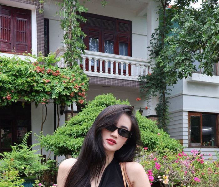 Hoa hậu Ý Nhi khoe diện mạo thanh lịch và thần thái trưởng thành tại Huế