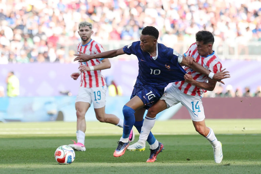 ĐT Pháp hạ Paraguay 1-0: Mbappe mỉa mai lối chơi "xấu xí" là nỗi ô nhục bóng đá