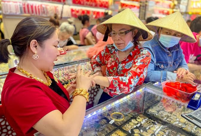 Giá vàng hôm nay 7/7/2026: Giá vàng SJC, nhẫn 9999 và giá vàng thế giới thứ Ba