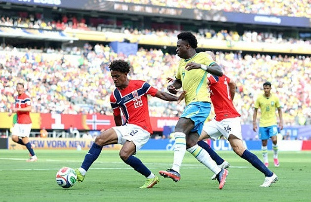 Brazil gục ngã trước Na Uy: Bruno Guimaraes hóa tội đồ, Vinicius Jr đơn độc trên hàng công