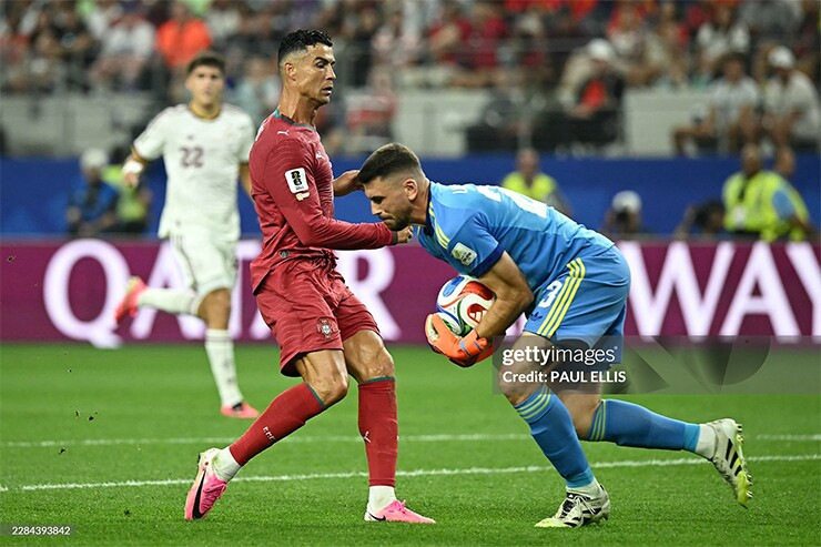 Unai Simon lập kỷ lục 609 phút giữ sạch lưới, vượt qua huyền thoại Casillas tại World Cup