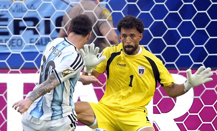 Thủ môn Vozinha lỡ hẹn V-League: Khi sự thiếu quyết đoán làm tuột mất 'thời điểm vàng'