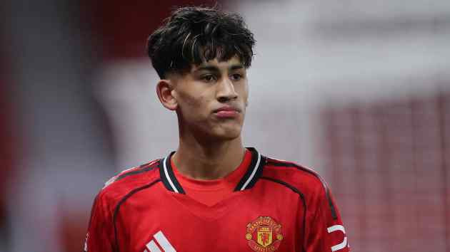 JJ Gabriel: Viên ngọc quý 15 tuổi sẵn sàng phá kỷ lục 76 năm tại Manchester United