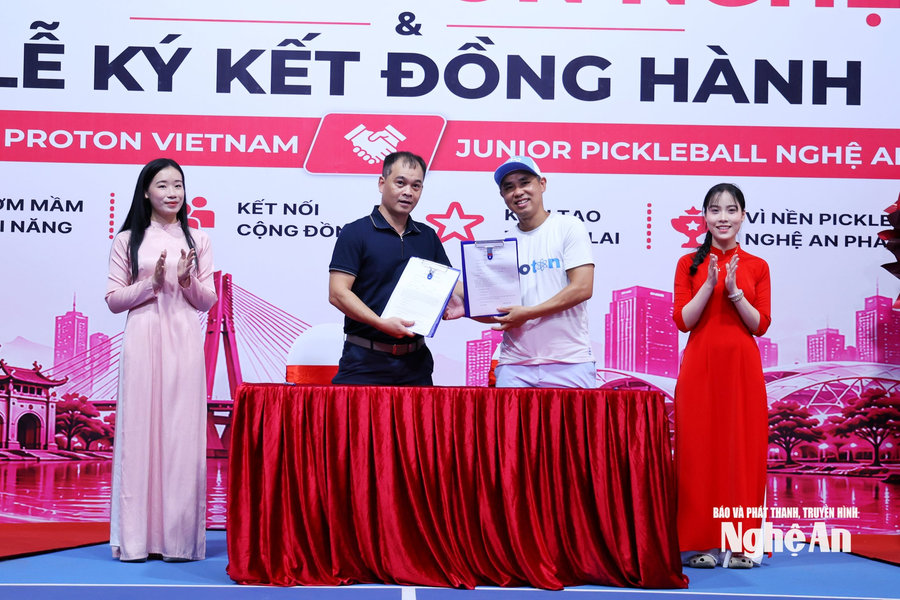 Proton đồng hành cùng đội tuyển Pickleball trẻ Nghệ An