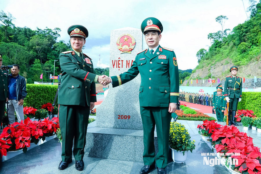 Giao lưu hữu nghị quốc phòng biên giới Việt Nam - Lào lần thứ 3 chính thức bắt đầu