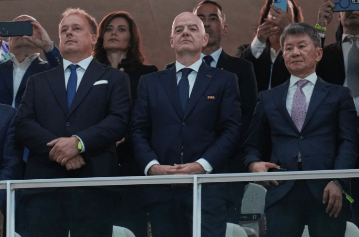 Chủ tịch FIFA Gianni Infantino bị đề nghị điều tra sau vụ xóa thẻ chấn động tại World Cup