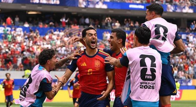 Mikel Merino: "Thần tài" của Tây Ban Nha và bài toán đá chính trước tuyển Pháp
