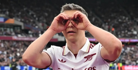 Arsenal bán Leandro Trossard cho Besiktas: 17 triệu bảng và bài toán thực dụng