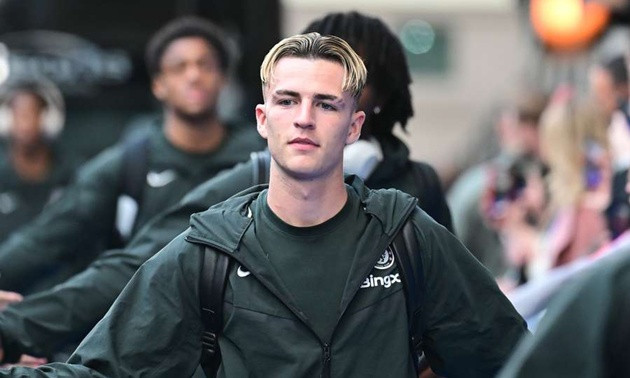 Chelsea gia hạn kỷ lục với Jesse Derry đến năm 2032 và gửi sang Sporting Lisbon
