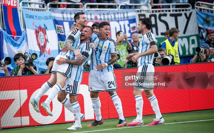 Messi lập kỷ lục kiến tạo vô tiền khoáng hậu, Argentina hạ Thụy Sĩ 3-1 để vào bán kết World Cup